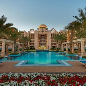 Globalstay At Palm Jumeirah Beachfront Paradise With Pool And Gym Apartment