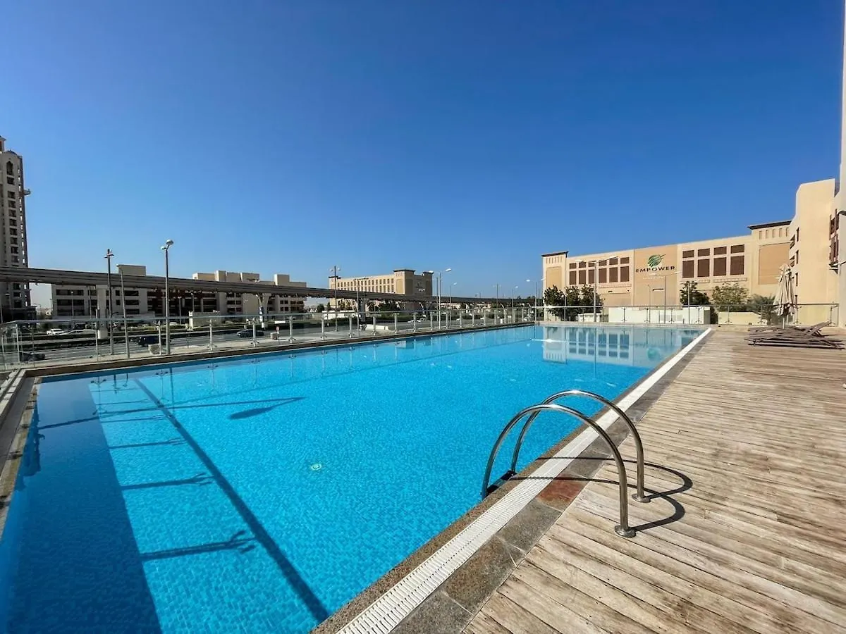 Sleek Studio Apartment At Palm Jumeirah With Ocean Vibes Dubai