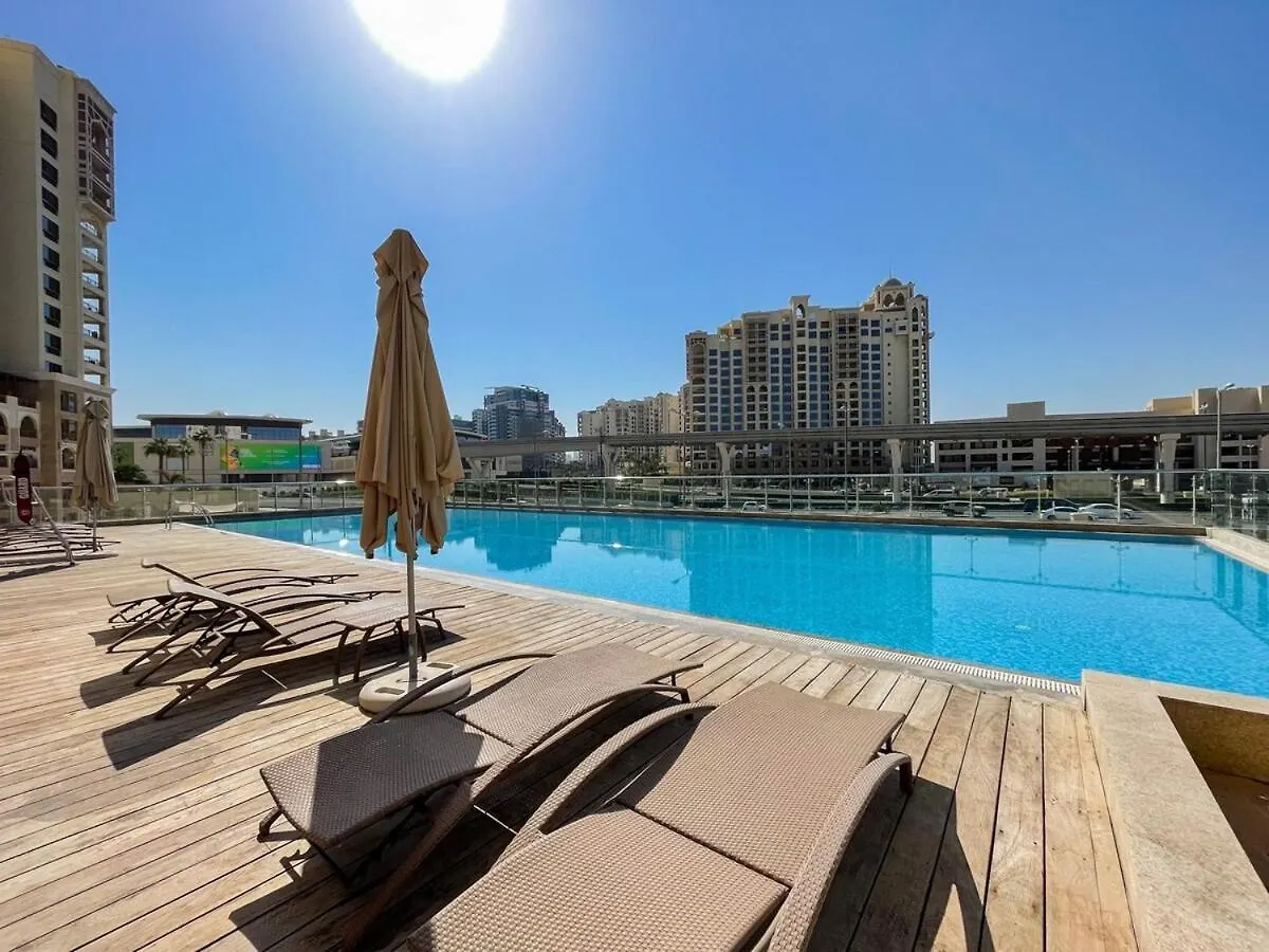 Sleek Studio Apartment At Palm Jumeirah With Ocean Vibes Dubai