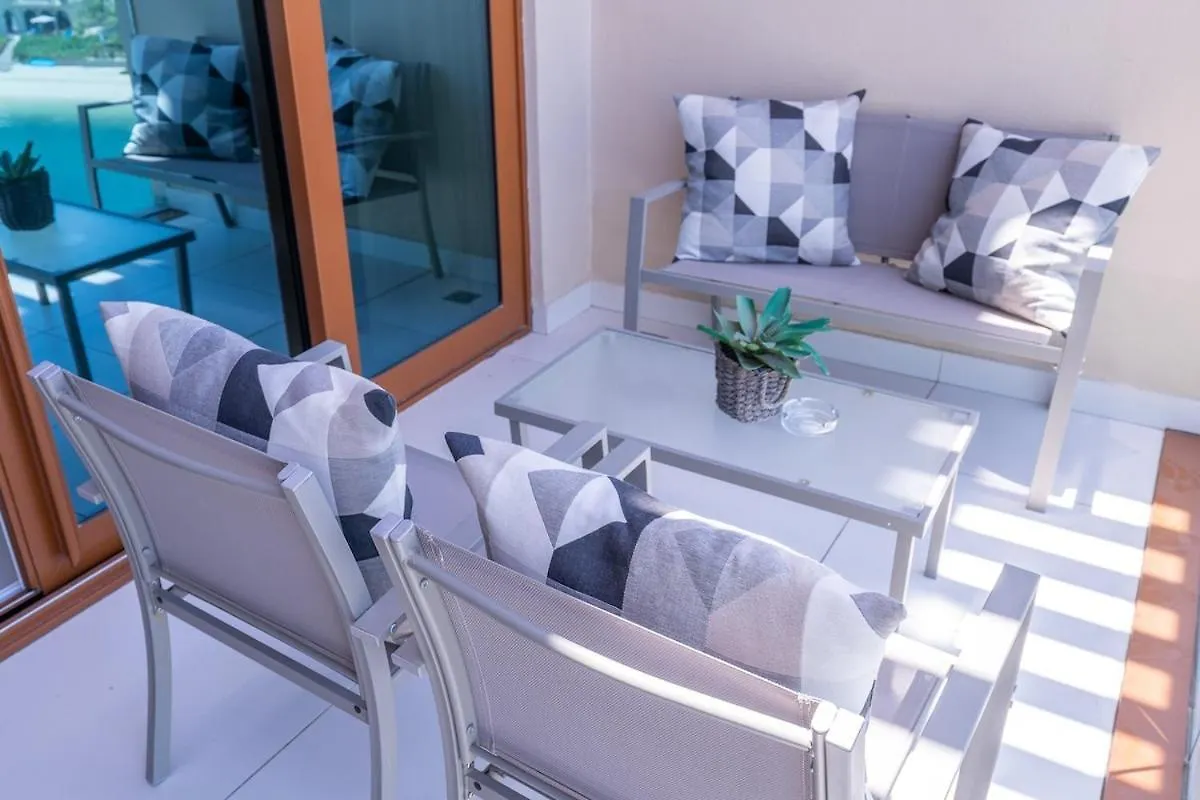 Sleek Studio Apartment At Palm Jumeirah With Ocean Vibes Dubai 0*,