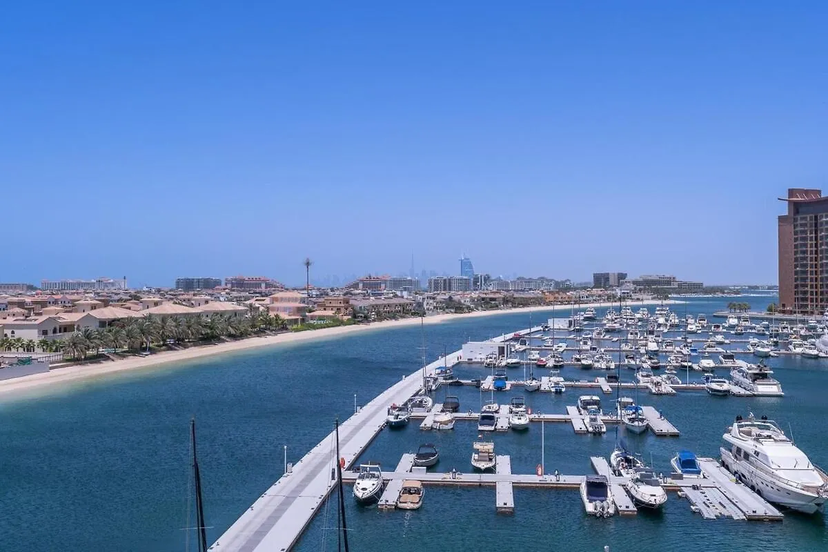 Sleek Studio Apartment At Palm Jumeirah With Ocean Vibes Dubai United Arab Emirates