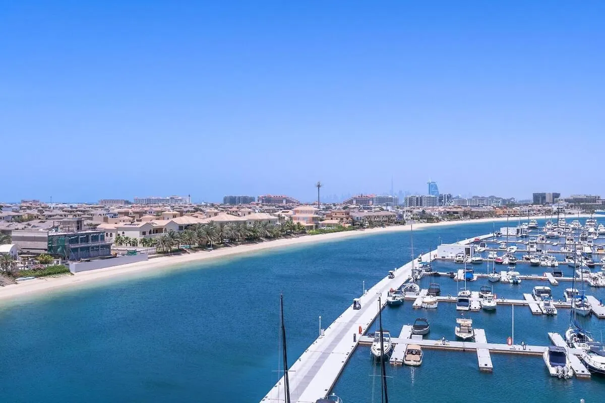Sleek Studio Apartment At Palm Jumeirah With Ocean Vibes Dubai United Arab Emirates