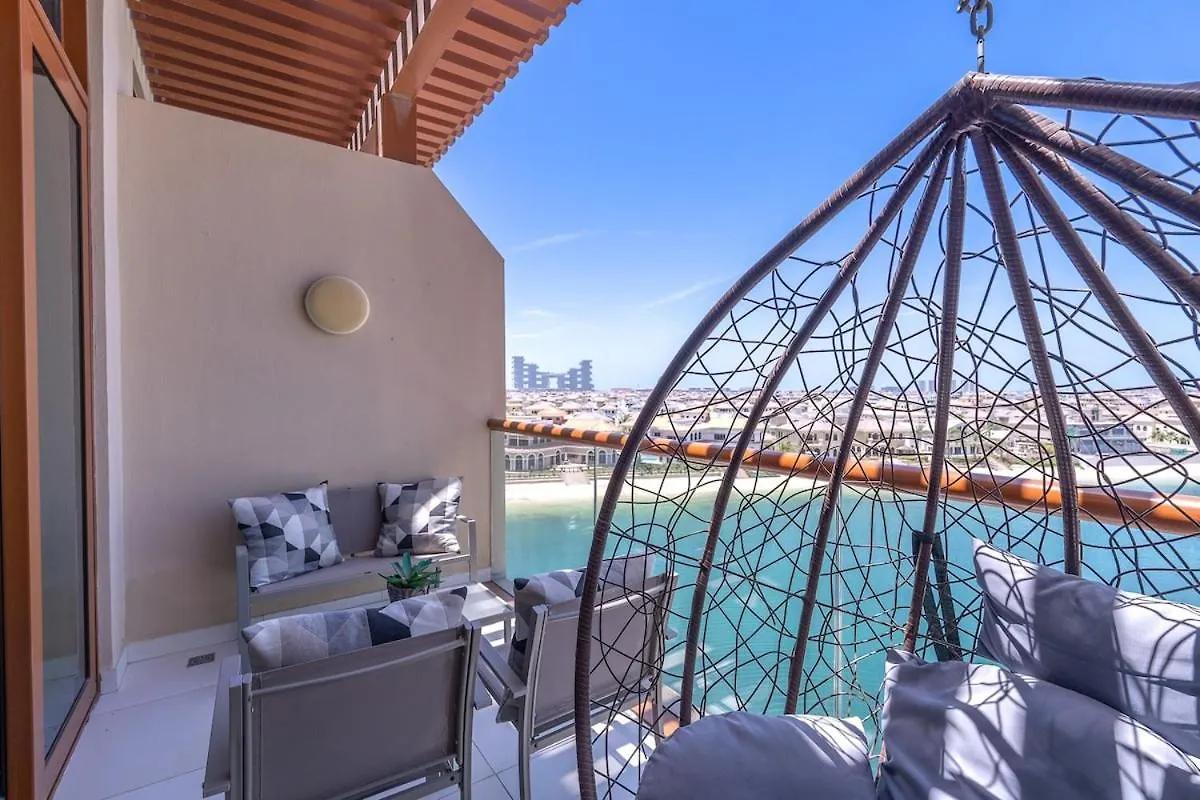 Sleek Studio Apartment At Palm Jumeirah With Ocean Vibes Dubai