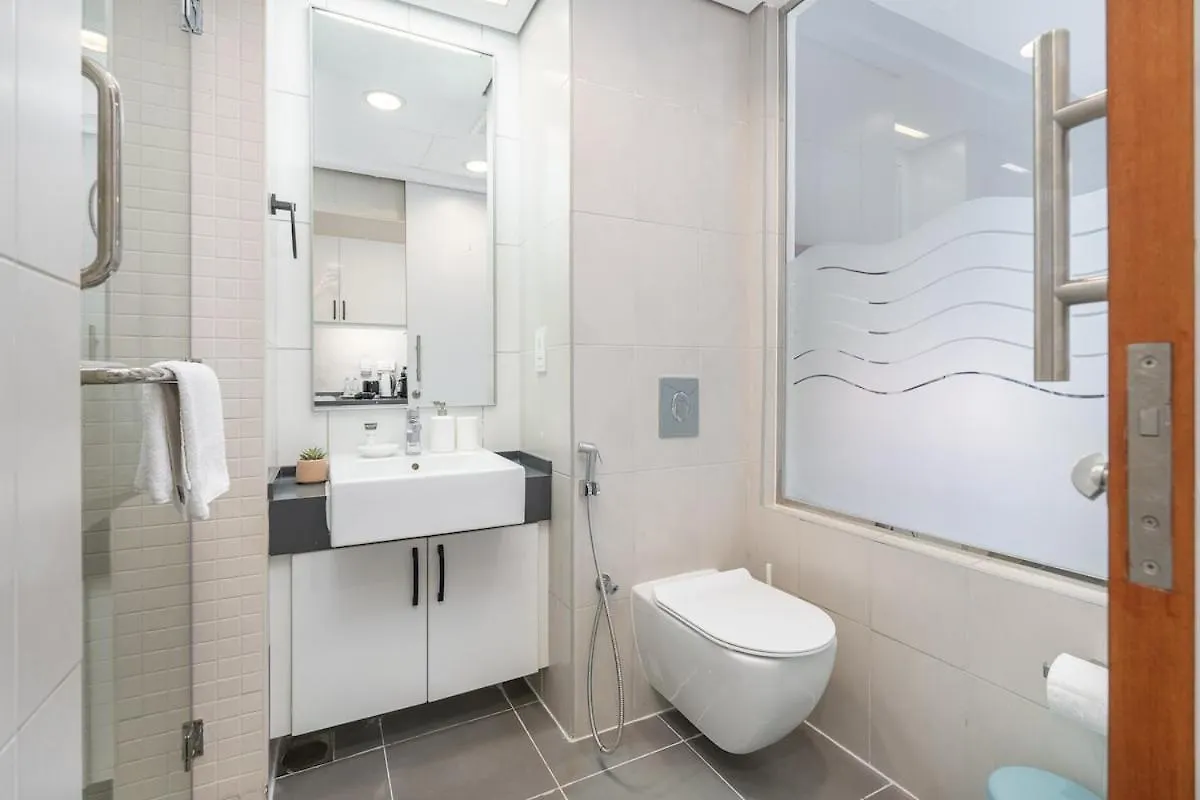 Sleek Studio Apartment At Palm Jumeirah With Ocean Vibes Dubai United Arab Emirates