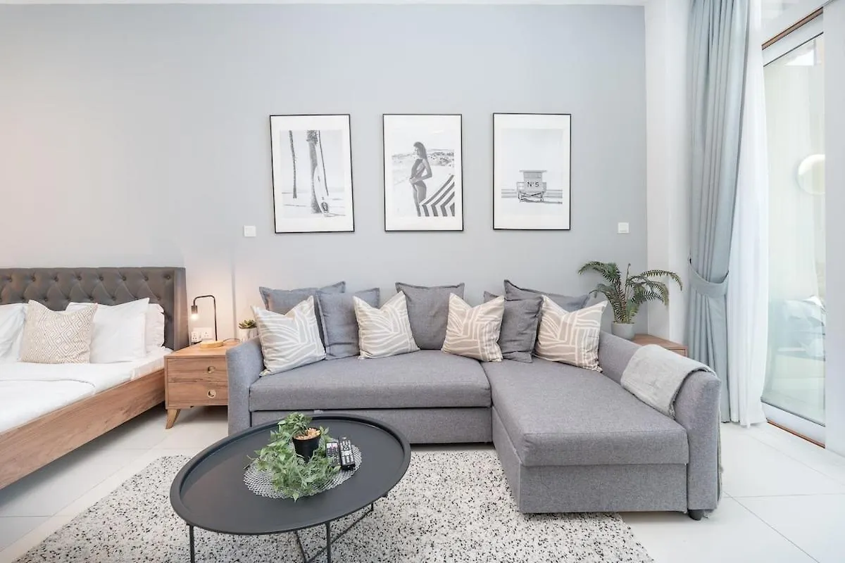 Sleek Studio Apartment At Palm Jumeirah With Ocean Vibes Dubai United Arab Emirates