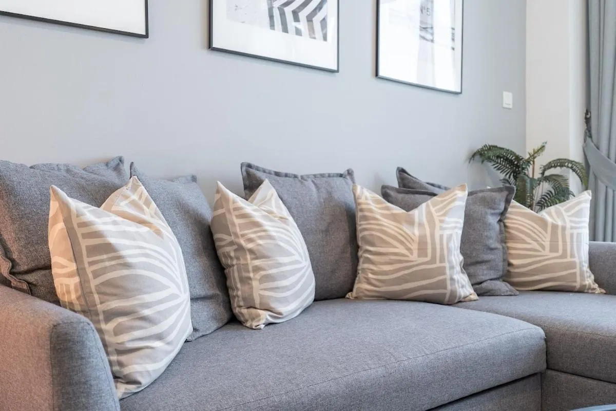 Sleek Studio Apartment At Palm Jumeirah With Ocean Vibes Dubai United Arab Emirates