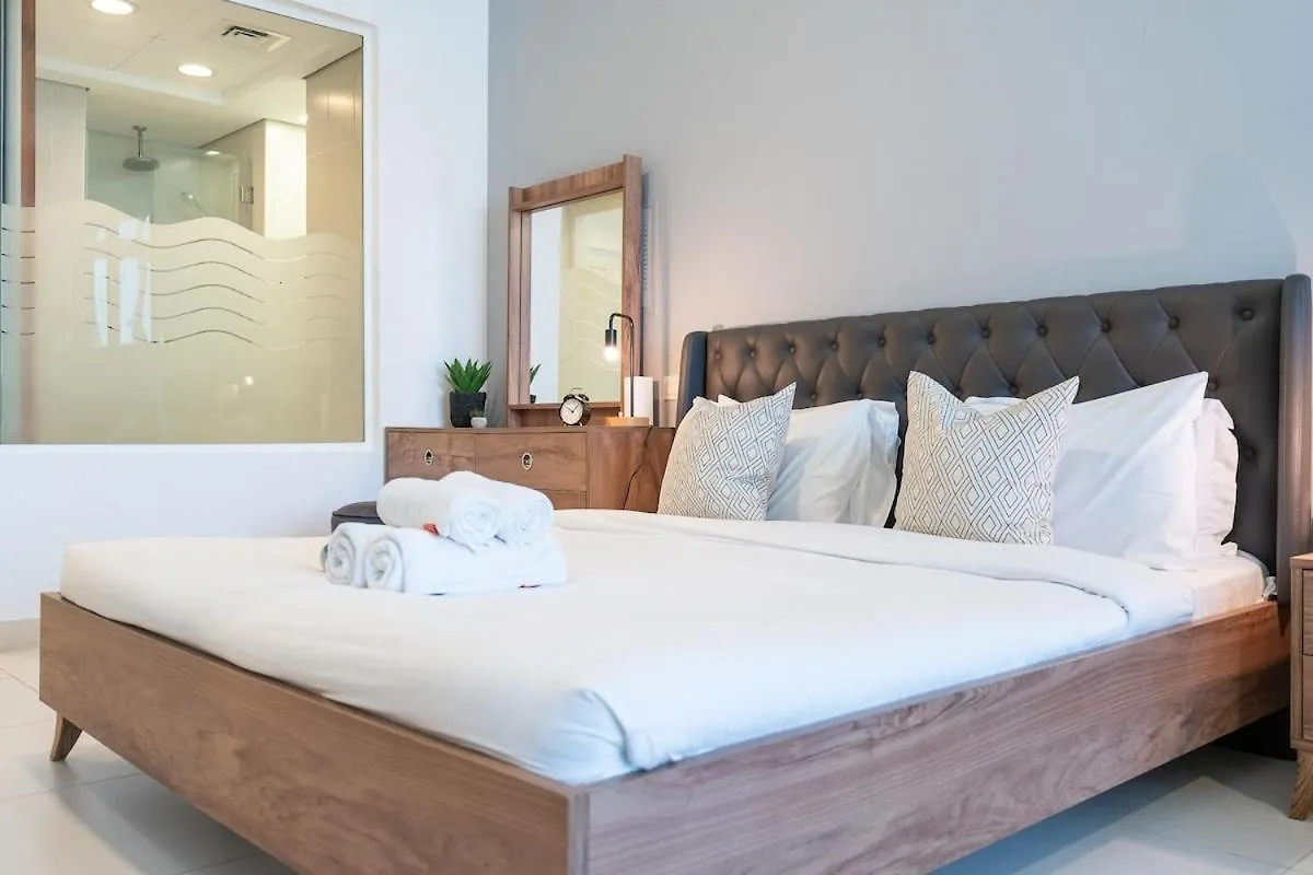 Sleek Studio Apartment At Palm Jumeirah With Ocean Vibes Dubai