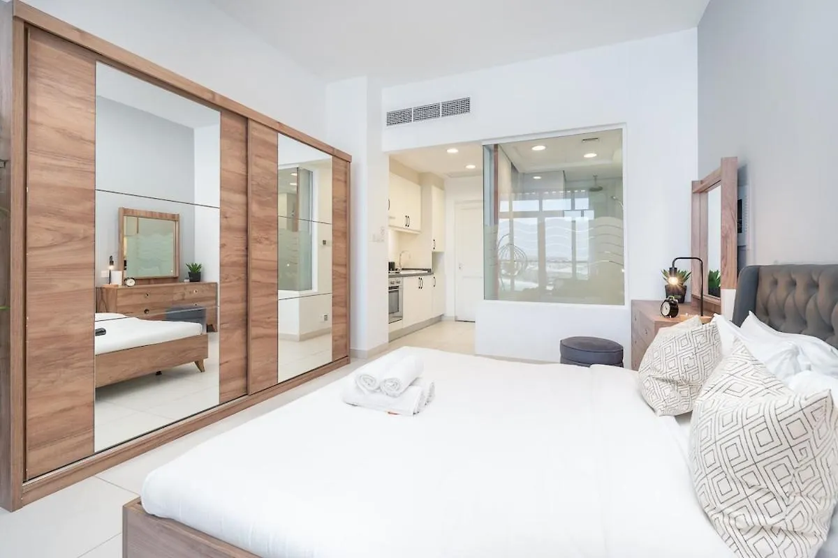 Sleek Studio Apartment At Palm Jumeirah With Ocean Vibes Dubai 0*,