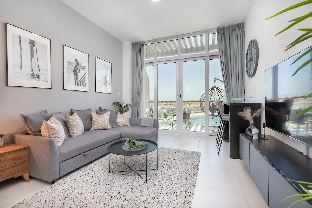 Sleek Studio Apartment At Palm Jumeirah With Ocean Vibes Dubai